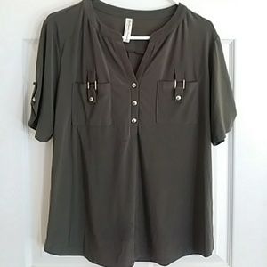 Green and Gold short sleeve top